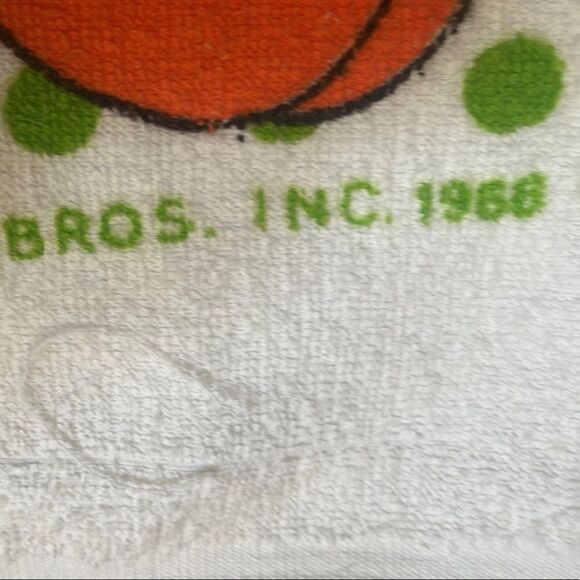 RARE VINTAGE 1966 TWEETY SYLVESTER BEACH TOWEL FRANCO MFG COLLECTABLE 27”x53” - Picture 5 of 11